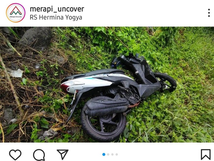 Motor misterius tergeletak di pinggir Selokan Mataram Jogja, Jumat (30/9/2022)