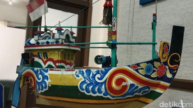 Perahu Ijon-ijon Desa Kandang Semangkon, Paciran, Lamongan