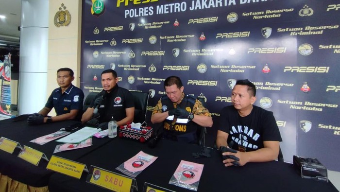 Plres Jakbar tangkap pembawa narkoba asal Malaysia