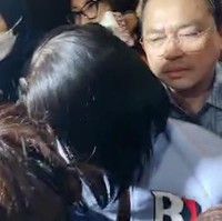 Gaya Putri Candrawathi mulai menjadi sorotan setelah suaminya terseret kasus pembunuhan Brigadir Nofriansyah Yoshua Hutabarat dan kini sudah menjadi tersangka. Putri juga sudah berstatus tersangka, tapi sampai saat itu ia belum ditahan. (Foto: CNN Indonesia/Adhi Wicaksono)
