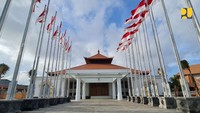Selain ruang pertemuan yang berkapasitas sekitar 40 orang, terminal VVIP Bandara I Gusti Ngurah Rai juga dilengkapi dengan president suite, ruang rapat terbatas, dan ruang press conference bagi para kepala negara yang akan menyampaikan informasi kepada publik.
