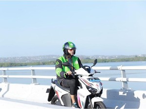 Jajal Motor Listrik Electrum, Sandiaga Uno: Pemakaiannya Lebih Irit!
