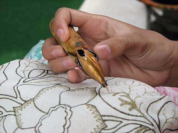 Sejarah Batik di Indonesia terus mengalami perkembangan. Batik sudah ditetapkan sebagai warisan budaya dunia oleh UNESCO sejak 2 Oktober 2009.