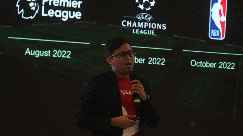 Smartfren menjalin kerja sama dengan platform streaming on demand, Vidio. Mereka menghadirkan paket bundling tayangan Liga Inggris.