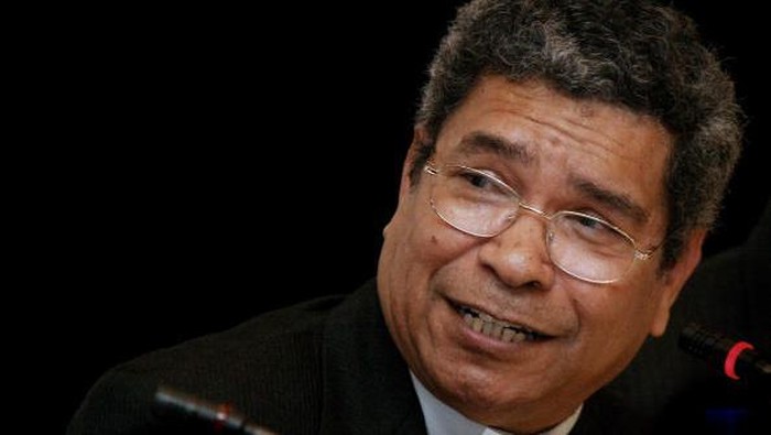 JAKARTA, INDONESIA: Carlos Ximenes Felipe Belo, who won the Nobel Peace Prize for efforts related to East Timor speaks during an Indonesian Commission of Truth and Friendship (CTF) public hearing in Jakarta, 26 March 2007.A truth commission set up by Indonesia and East Timor held its second public hearing in an attempt to uncover the facts surrounding a bloody independence vote in East Timor in 1999. Militia gangs, which the UN has said were recruited and directed by Indonesia's military, killed about 1,400 people and destroyed much of the infrastructure in the former Portuguese colony. AFP PHOTO/AHMAD ZAMRONI (Photo credit should read AHMAD ZAMRONI/AFP via Getty Images)