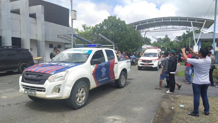 4 Jenazah korban KKB dibawa ke Manokwari untuk selanjutnya diterbangkan ke Makassar dan Manado.
