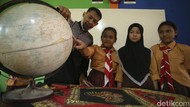 Antusias Siswa SD di Perbatasan Mengenal Geografis Indonesia