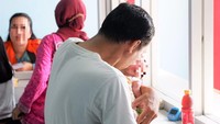 Amiek menyebut kunjungan keluarga dan orang terdekat bisa menjadi support system bagi warga binaan (Foto: Dok. Humas Kemenkumham Jatim)