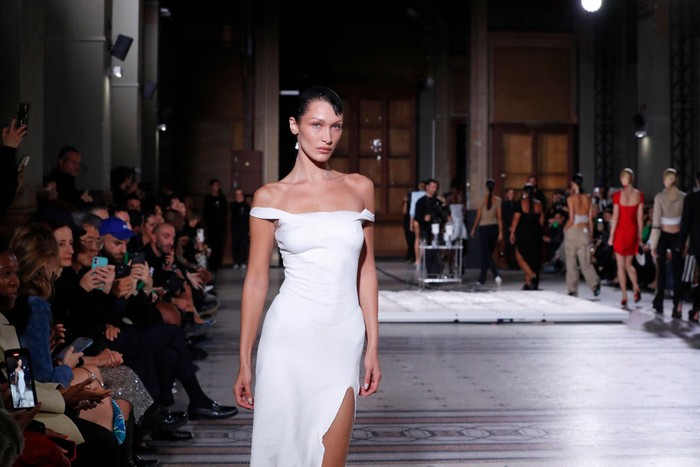 (EDITORIAL USE ONLY - For Non-Editorial use please seek approval from Fashion House) Performance of fashion model Bella Hadid during the Coperni Womenswear Spring/Summer 2023 show as part of Paris Fashion Week on September 30, 2022 in Paris, France. (Photo by Estrop/Getty Images)