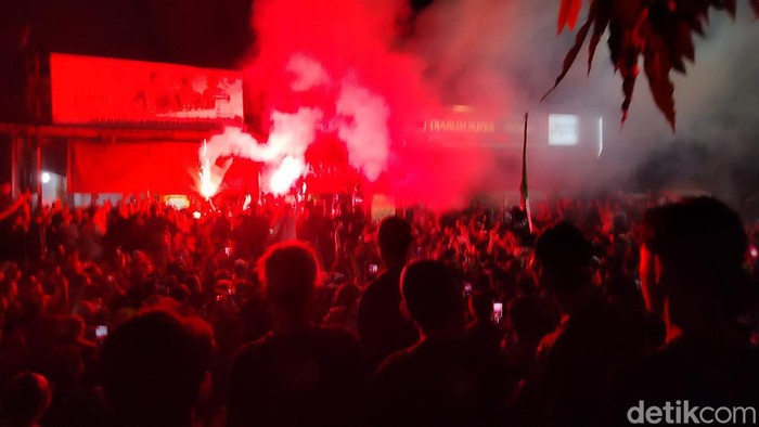 bonek nobar persebaya