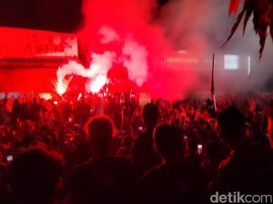 Gol-gol Persebaya ke Gawang Arema FC Bikin Nobar Bonek Pecah