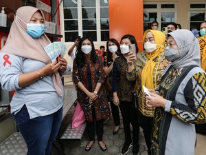 Kunjungi Jawa Timur, Menaker Harap BSU Bermanfaat bagi Pekerja