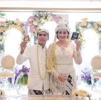 Model Catherine Wilson dan Idham Masse menikah pada 1 Oktober 2022 di sebuah hotel mewah kawasan Jakarta Selatan. Pernikahan itu sama-sama jadi yang kedua kali untuk mereka. Foto: Dok. Kreasi Wedding