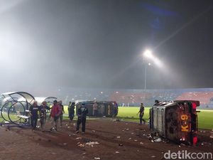 Video Momen Kerusuhan di Kanjuruhan Sebabkan 127 Orang Tewas