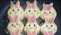 Seorang wanita asal Jepang sering membagikan kreasi masakannya. Salah satunya adalah dumpling yang diubah menjadi bentuk kelinci seperti ini. Foto: Instagram @nao2748