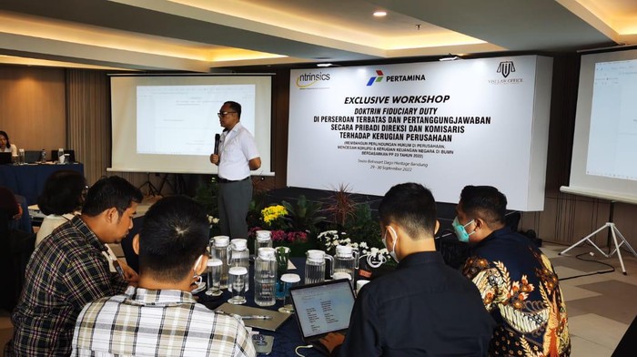 Guru Besar Fakultas Hukum Universitas Indonesia, Hikmahanto Juwana, mengatakan direksi BUMN/BUMD wajib memastikan tidak ada kerugian bagi korporasi. (dok Istimewa)