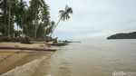 Hii... Ada Pantai Gosong Lho di Kalimantan Barat