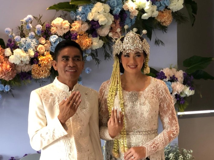 Idham Mase dan Catherine Wilson