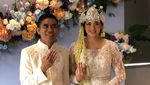 Potret Mesra Anggota DPRD Sidrap Cium Kening Catherine Wilson