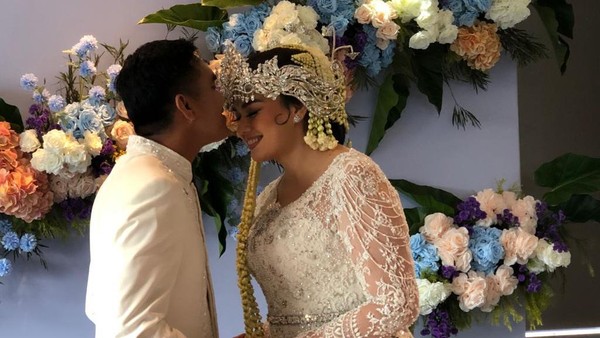 Potret Kemesraan Catherine Wilson dengan Idham Mase Usai Akad Nikah