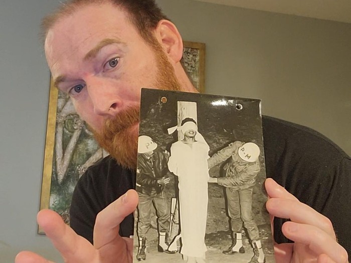 Jacob Cass dan foto Letkol Untung yang akan dieksekusi di Lembang