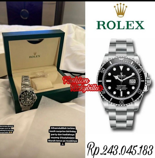 Jam Rolex Tak hanya mobil Mercy, Lesti juga dihadiahi jam tangan yang tak kalah fantastis. Diberikan bersamaan, jam itu harganya bisa mencapai Rp 200 juta.Foto: YouTube/Instagram