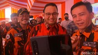 Anies tiba di kantor sekretariat MPN Pemuda Pancasila pukul 13.17 WIB.