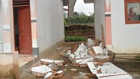 Kerusakan akibat gempa berkekuatan M 6,0 itu cukup parah. Banyak tembok dan atap rumah warga runtuh. (Foto: Dok. BPBD Tapanuli Utara.)
