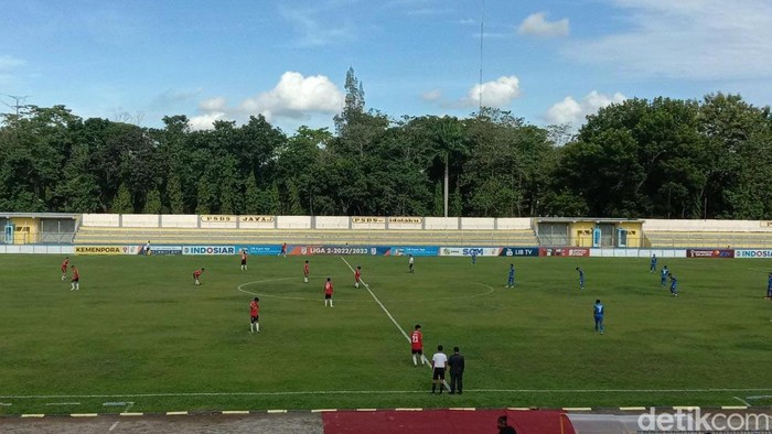 Laga PSPS Riau vs Karo United.