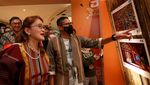 Momen Sandiaga Tinjau Pameran Salon Foto Indonesia