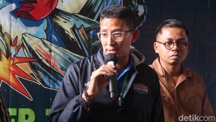 Menparekraf Sandiaga Salahuddin Uno saat memberikan keterangan di Bantul, Sabtu (1/10/2022).