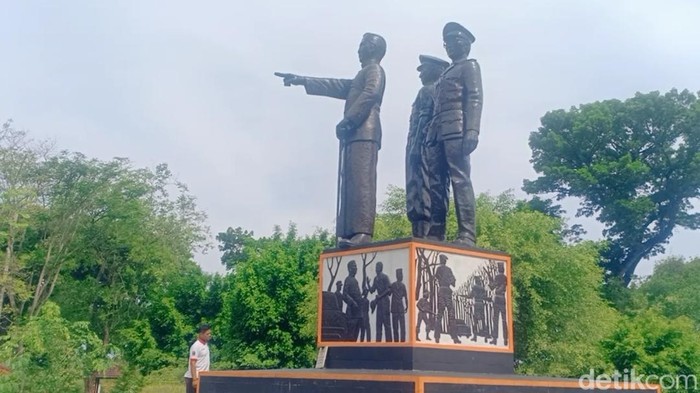 Gubernur Suryo gugur dibunuh PKI saat melakukan perjalanan ke Madiun. Ia dibunuh bersama dua pengawalnya di Ngawi.