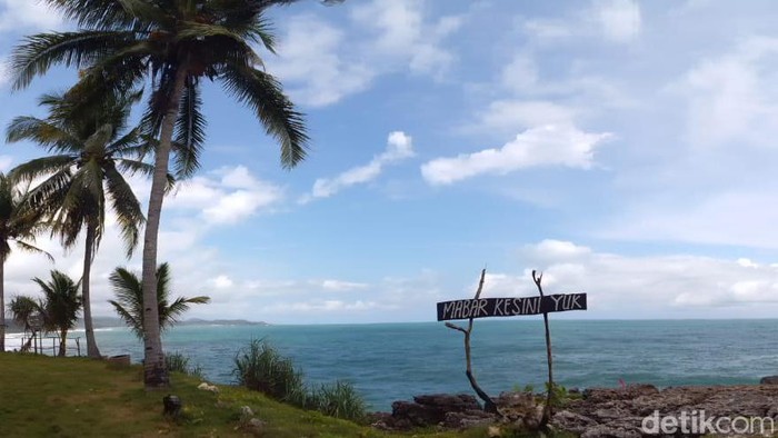 Pantai Benges Pacitan