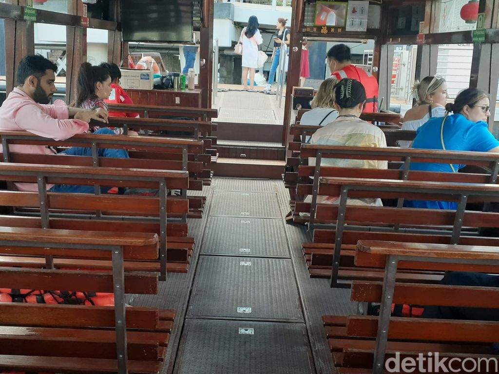 Pengalaman VIP Naik Boat ke Marina Bay Street Circuit