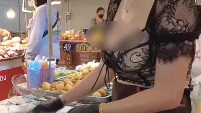 Penjual Cantik Berbaju Seksi, Susu Kedelai di Tempat Ini Diantre Pembeli