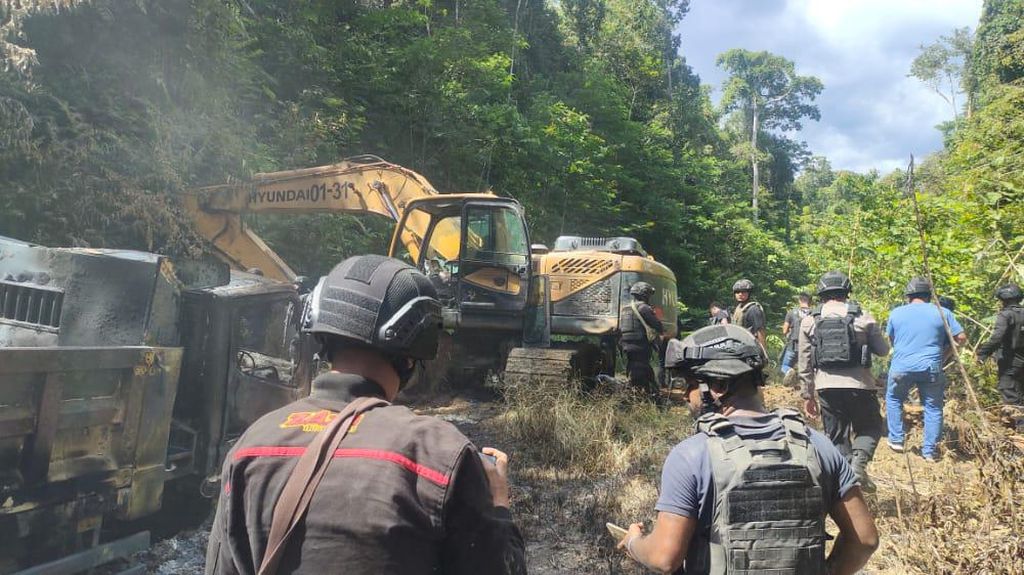 Jenazah Korban Serangan KKB di Papua Barat Penuh Luka Bacok-Hangus Terbakar