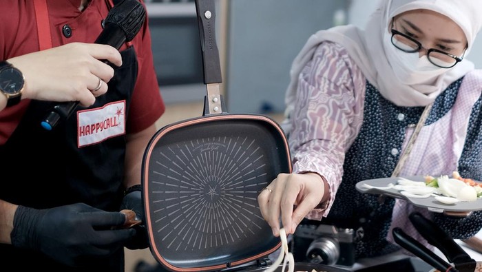 Terus mengembangkan teknologi mutakhir menjadi rahasia sukses Happycall bertahan 14 tahun di Indonesia dan tetap menjadi brand cookware No 1 di Korea Selatan.