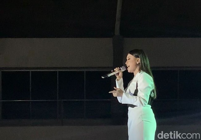 5 Chord Mudah dan Lirik Lagu Populer Rossa: Tegar hingga Hati yang Kau Sakiti