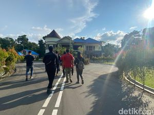 Penegasan Pihak Lukas Enembe Rumah Dijaga Simpatisan Bukan untuk Halangi KPK