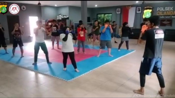 Suasana sasana tinju di Polsek Cilandak.