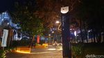 Taman Literasi Blok M Bertabur Cahaya di Malam Hari