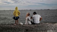 Direktur Utama PAM Jaya, Arief Nasrudin, pada awal Agustus lalu. Ia menyoroti kondisi tingginya penggunaan air tanah di ibu kota, yang bisa berimbas pada bencana tersebut apabila tidak ditindaklanjuti.