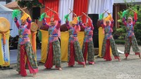Bertepatan dengan Hari Kesaktian Pancasila, masyarakat Banten menggelar acara Sambung Rasa Banten 2022. Dalam acara tersebut digelar kesenian Banten diantaranya Tarian Rampak Bedug dan Debus. Kegiatan ini sekaligus melestarikan dan mempromosikan kesenian daerah.