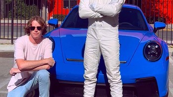 Daniel juga pernah bertemu dan membuat konten bersama The Stig dari Top Gear. Selain TikTok, Daniel juga memiliki audiens besar di YouTube (1,99 juta subscribers) dan Instagram (1,8 juta followers). Foto: Instagram/Daniel Mac