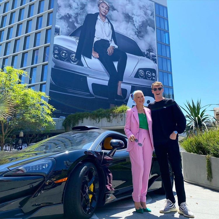 TikToker Daniel Mac TikToker Daniel Mac yang videonya bikin bos Apple dipecat