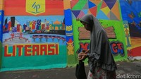 Selain mempercantik kawasan, mural ini juga sebagai sarana edukasi untuk meningkatkan minat baca.