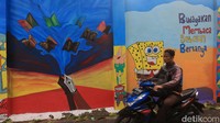 Mural yang dibuat tampil warna-warni.