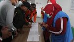 Ambulans di Malang Hilir Mudik Bawa Korban Kanjuruhan ke RS