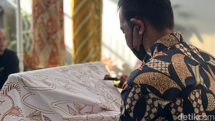 Batik Garutan.