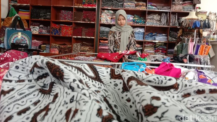 Makna dan Mitos di Balik Keindahan Motif Kapal Kandas Batik Indramayu